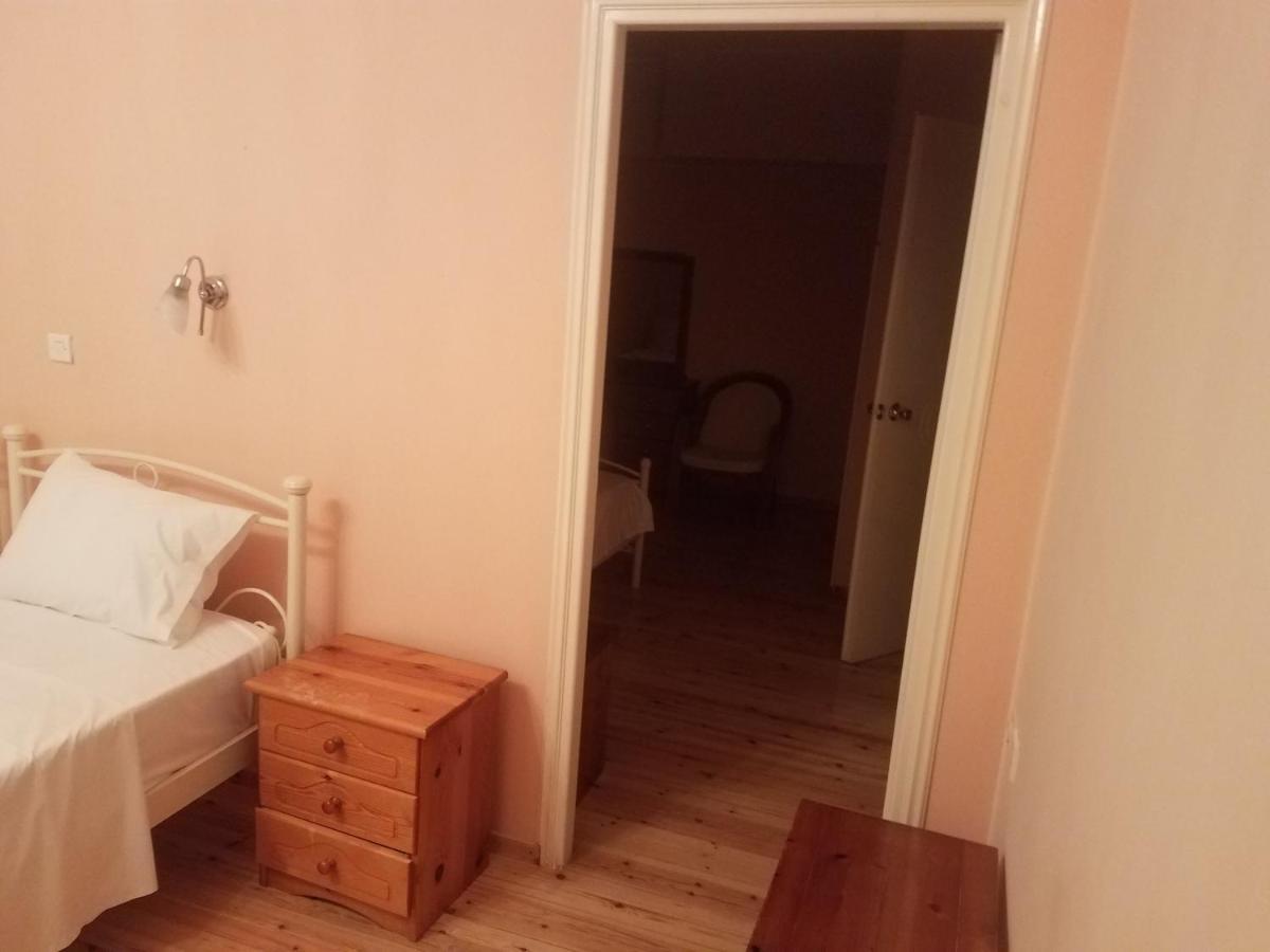 ホテル Chrisi Akti Nafpaktos エクステリア 写真