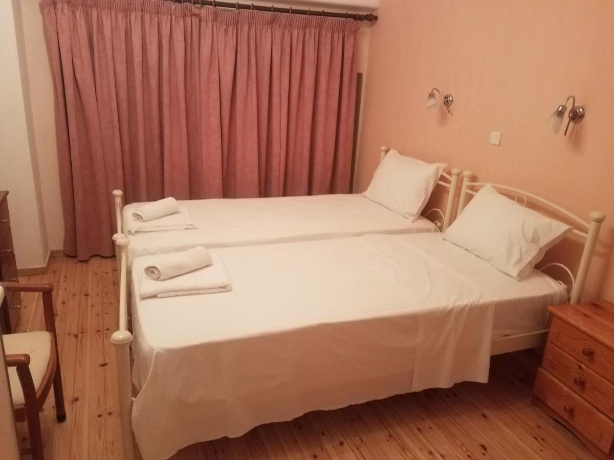ホテル Chrisi Akti Nafpaktos エクステリア 写真