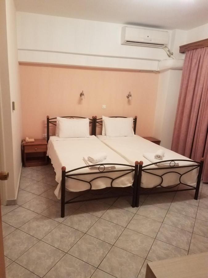 ホテル Chrisi Akti Nafpaktos エクステリア 写真