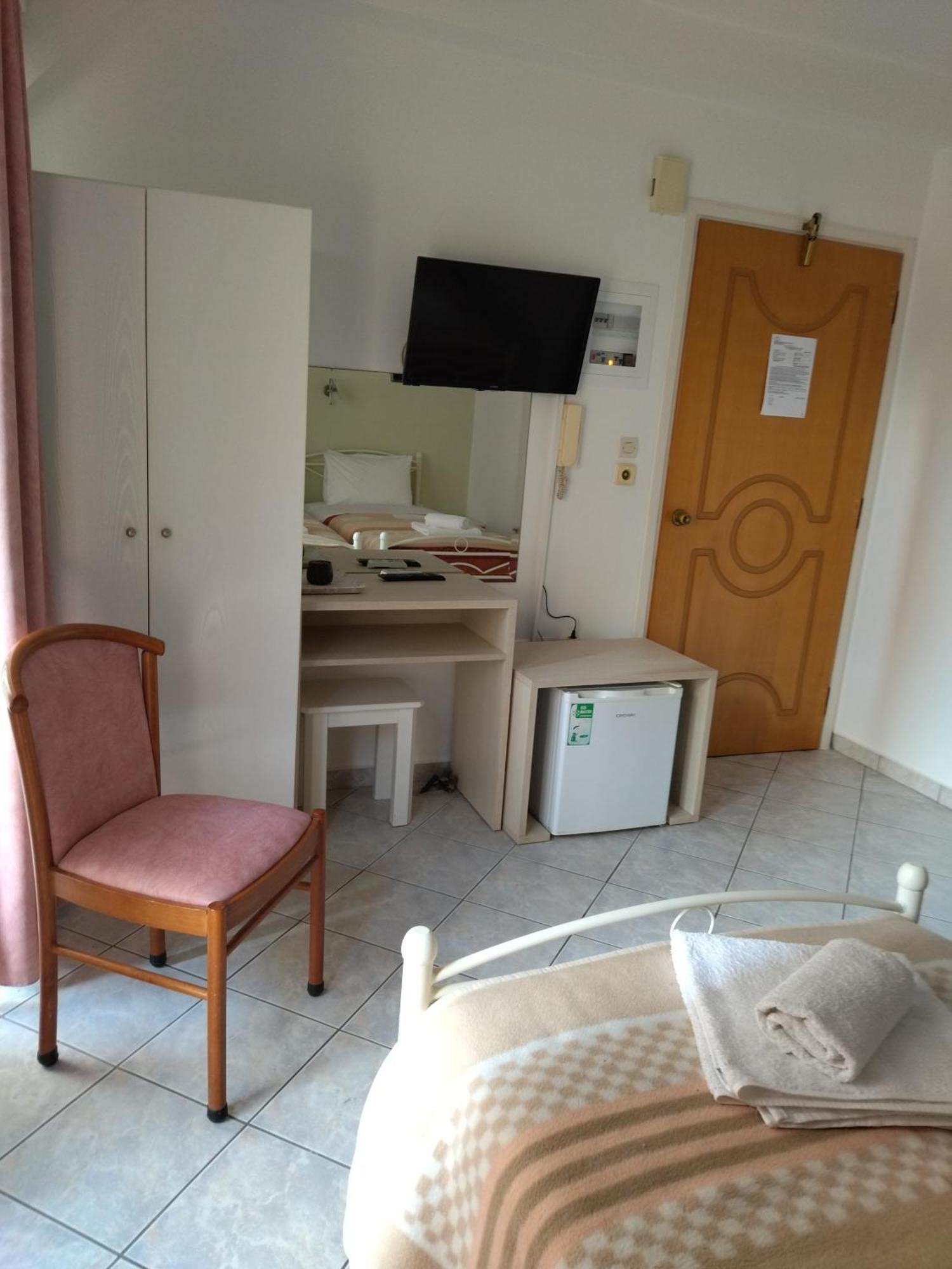 ホテル Chrisi Akti Nafpaktos 部屋 写真