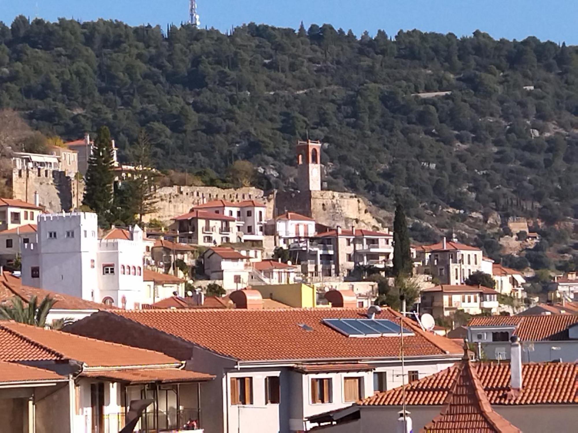 ホテル Chrisi Akti Nafpaktos エクステリア 写真