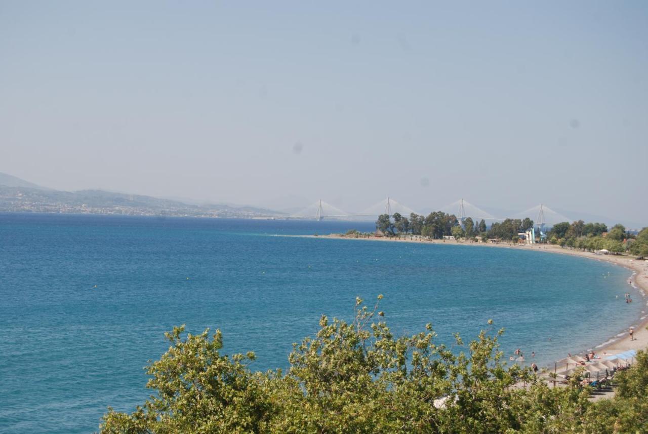ホテル Chrisi Akti Nafpaktos エクステリア 写真