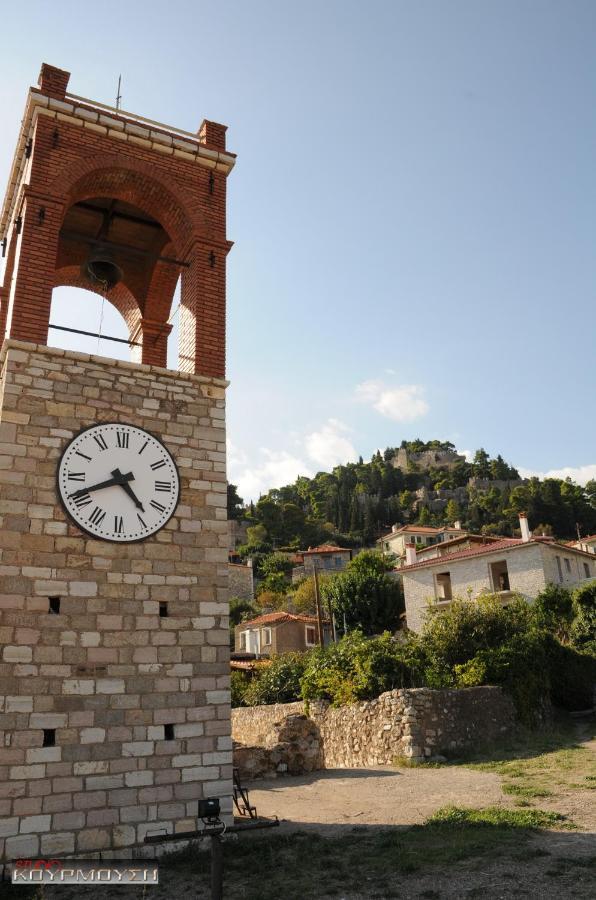 ホテル Chrisi Akti Nafpaktos エクステリア 写真