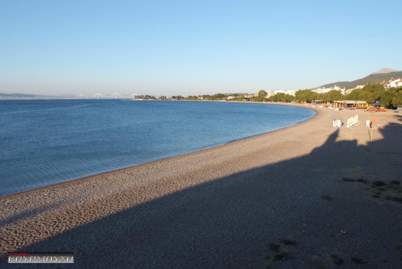 ホテル Chrisi Akti Nafpaktos エクステリア 写真